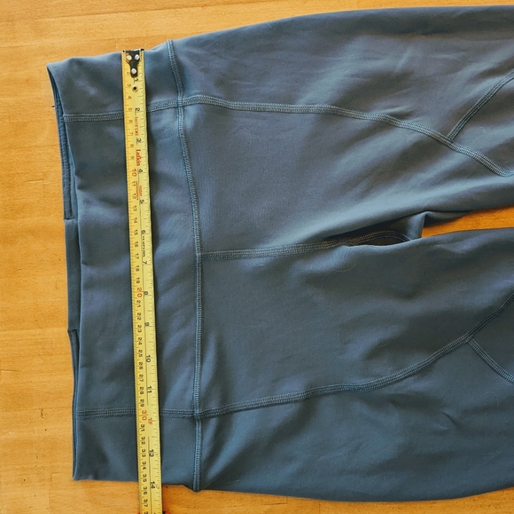 Bundle of Lululemon leggings - Picture 3 of 6